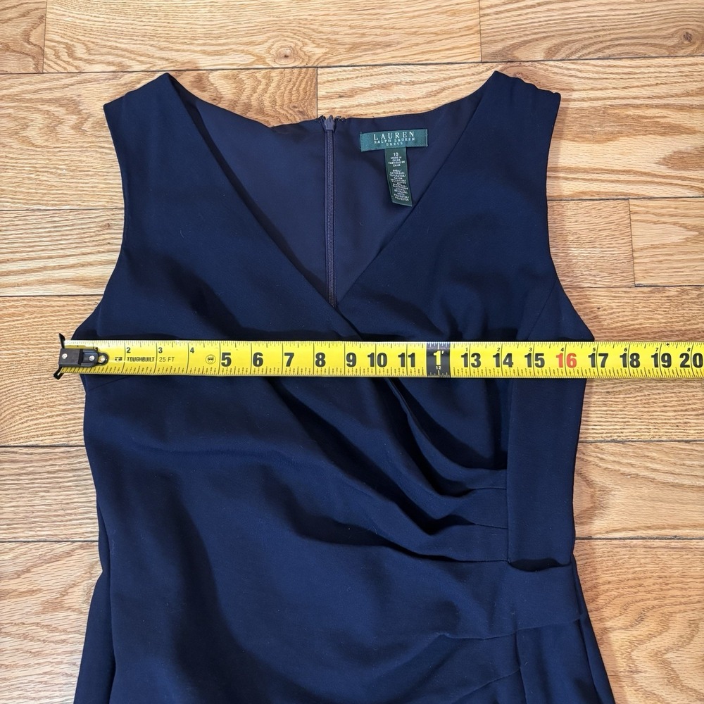 Lauren Ralph Lauren Sleevelesss Dress Ruching Cocktail V-Neck Office Navy Sz 10 - Picture 5 of 7